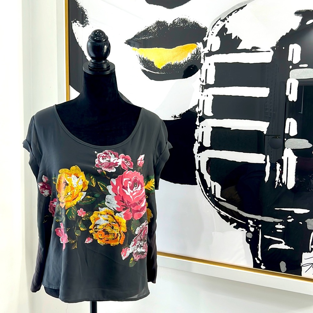 Jolt Gray Floral Print Short-sleeve Top, Size L